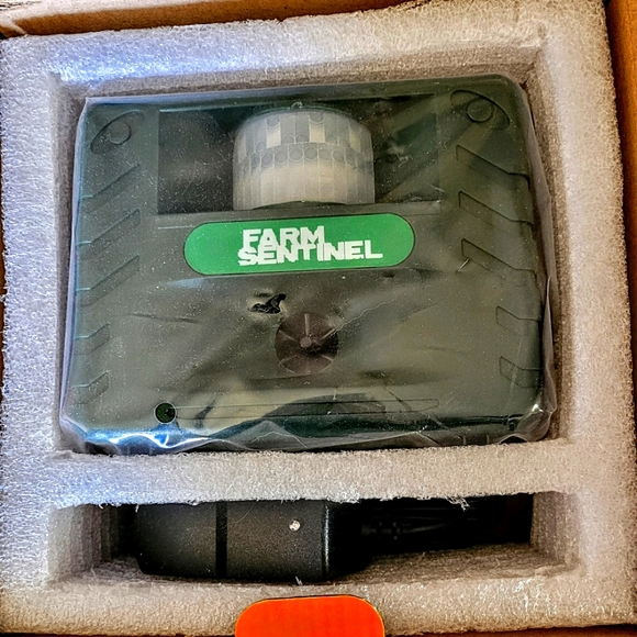 NIB FARM SENTINEL ULTRASONIC PEST/ANIMAL REPELLER - Picture 5 of 7